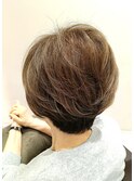 白髪ぼかしハイライトのショートカットスタイル