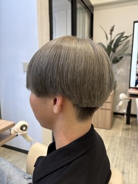 ディーボーイ 健軍店(D-BOY) アッシュブロンド/ブリーチあり