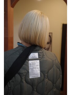 チャプター 問屋町(chapter) 髪質改善切りっぱなしボブミニボブブロンドベージュダブルカラー