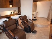 ブルームヘア 大宮(Bloom hair)の雰囲気（頚椎・腰椎配慮の特別仕様のシャンプー台で極上のリラックスを）
