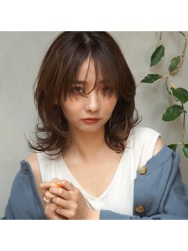 アトリエ フェム(atelier.fem) atelier.femくびれが可愛いラフミディアム