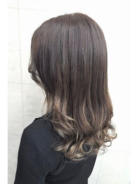 ノミネーション(Nomination) グラデーション×グレージュ