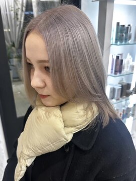 リア(riah) ダブルカラーミルクティーベージュレイヤーカット韓国ヘア