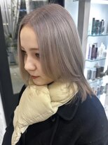 リア(riah) ダブルカラーミルクティーベージュレイヤーカット韓国ヘア