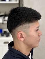 レヴィア(REVIA)&nbsp;メンズカットフェードスタイル刈り上げ