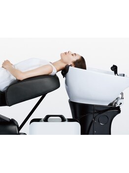 全国で500台のみ導入！ReFaお取扱いプレミアムサロンで「VEENA」で仕上がりの違いを体感下さい◎【下赤塚】