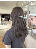 くすみグレージュ