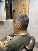 刈り上げフェザーショート