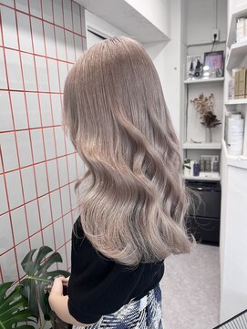 ペレ 栄店(PELE) 黒髪/グレーベージュ/ハイトーン/ブリーチ/渋谷