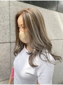 ベージュ×スモークブラウン ハイライトカラー