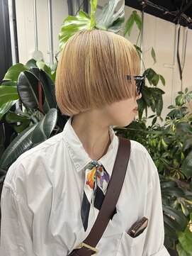 イシ(isi) ショートカット/ハイライト/デザインカラー/門真/古川橋