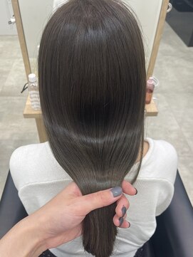 イヴォークトーキョーオーサカ(EVOKE TOKYO osaka) 赤み消しカラー ブリーチなし 水素カラー ケアカラーロング