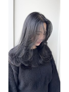 ユニック コウベ(unique KOBE) 顔周りに動きを出すことで生まれる小顔カット!