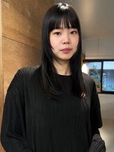 シーン(SCENE)&nbsp;髪質改善ストレート 黒髪 顔周りレイヤー 前髪カット 20代 艶髪