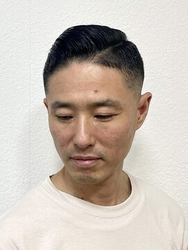 バーバースタイルズ相模原店メンズ専門サロン（床屋） クラシック七三サイドパートメンズスタイル