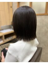 ロッカ(ROCCA) ダークブラウン×ラインボブ