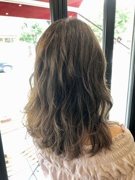 シャンプーボーイアネックス(SHAMPOO BOY Annex) アッシュベージュ_ボルドーワンレンフェザーロング