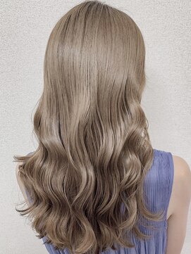 アフロート ディル(AFLOAT D'L) アフロート恵里 耳かけ ウェーブパーマ フォギーベージュ