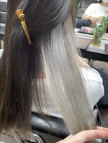 ヴィフ 大船(VIF)&nbsp;インナーカラー×アッシュグレー(大船/大船駅/韓国/イヤリング)