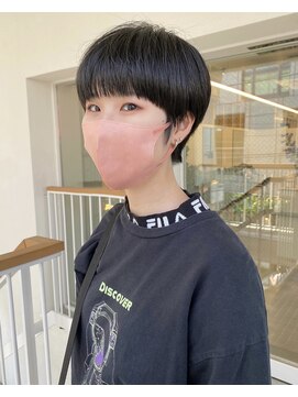 カサネ(casane) 黒髪マッシュショート