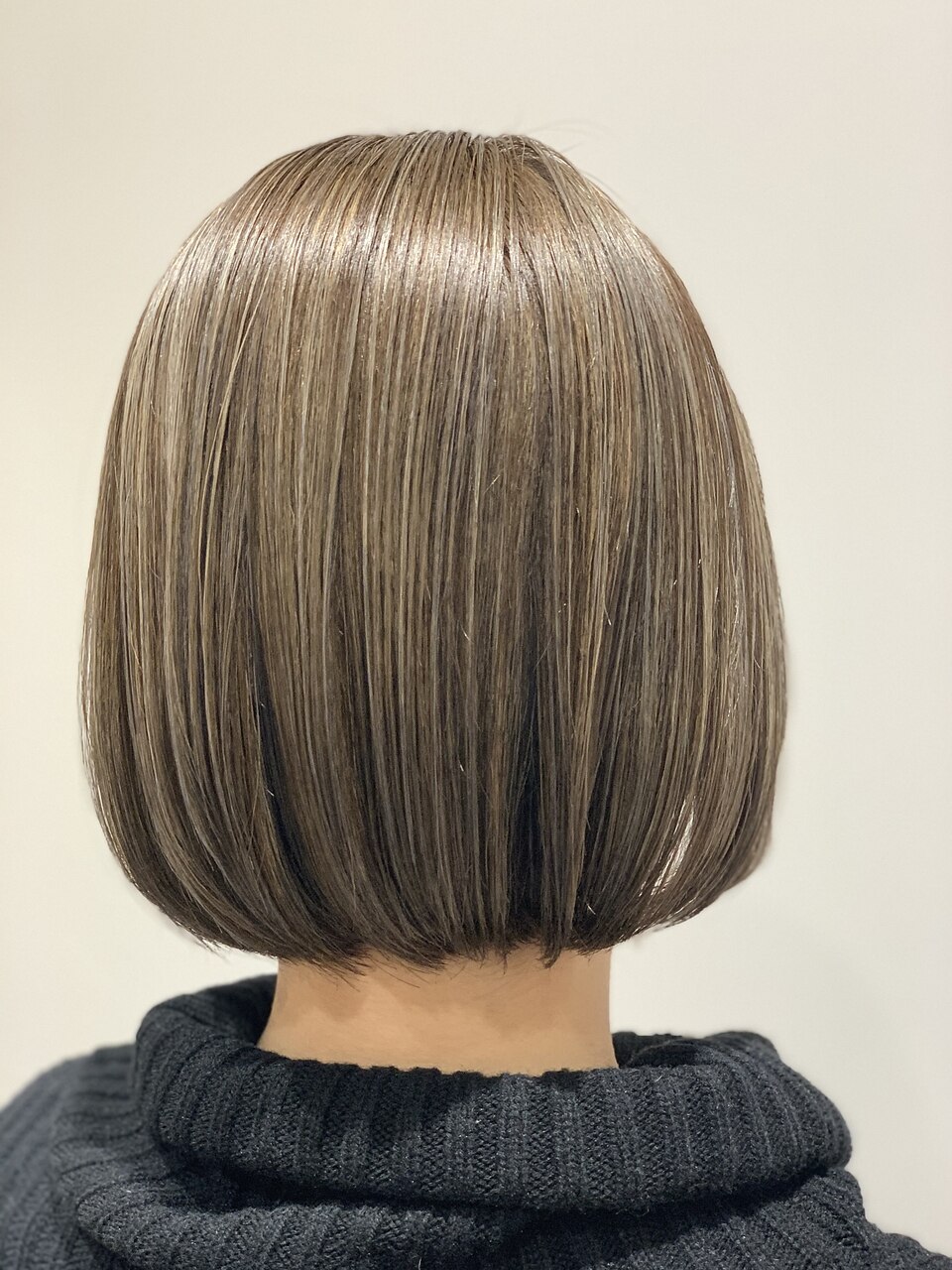 ボブ 顎下2センチのぷつっとボブ 暗めの透明感のある秋カラー
