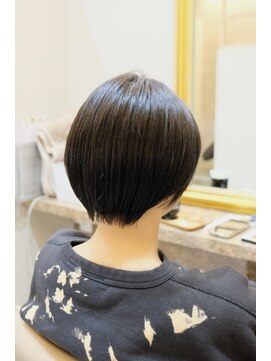 ガレリアエレガンテ 尾張旭店(GALLARIA Elegante) 丸みショート(襟足短め)