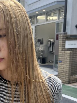 ジーナ オモテサンドウ(XENA) ハニーベージュ×ケアブリーチ(表参道)