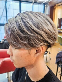 フレックス(FREEX)の写真/【元町駅から徒歩５分】若者向けスタイルを得意とする、トレンドをしっかり取り入れたイマドキサロン☆