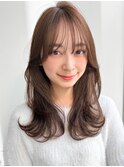斜めバングうる艶髪レイヤーカットくびれヘア大人可愛い艶感