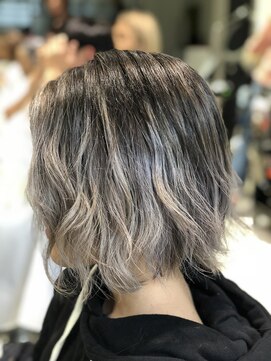 ルイス(L'wis) ショートボブの外国人風ハイライト＆グラデーション☆