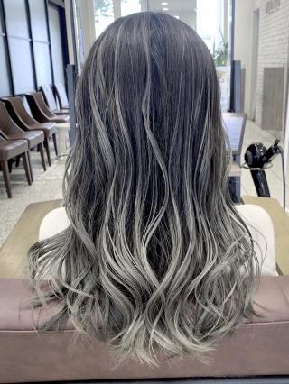 シルバーグレージュ×バレイヤージュ：L082322195｜クアトログランシュ