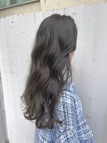 エヴリンアンドペイジ(Evelyn&paige)&nbsp;カーキグレージュ.ラフウェーブロング【神戸元町・三宮】