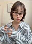 ワイドバング　ミニボブ　外はね　オリーブグレージュ