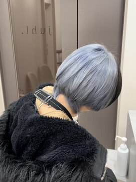 ユウル 横浜(juhl.) ケアブリーチ/ダブルカラー/くすみブルー/水色カラー/ハイトーン