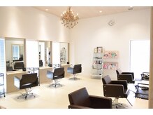 ネイヴスヘアー 香椎照葉店(Neivs Hair)の雰囲気（広々とした明るい店内★）