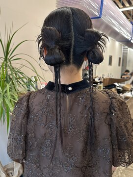 ツインタイトシニヨン