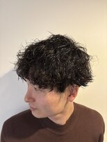 アンド グラフ(& Graph.)&nbsp;無造作ニュアンスツーブロックマッシュパーマメンズ