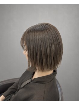 frere　ハイライト/髪質改善/縮毛矯正/レイヤーの写真/白髪を隠すだけではなく活かすデザインへ。ハイライト×ぼかし技術で”褒められる白髪染め”ならfrere◎
