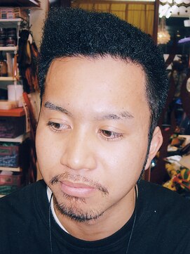 ディバイン(DIVINE) クールなアフロショート