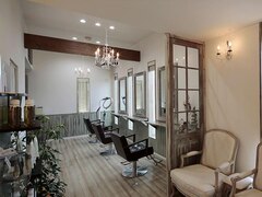 Hair Salon Supreme【ヘアサロン　シュプリーム】