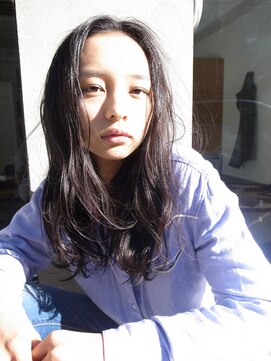 ピープル(people) 〔people〕無造作なエアリー感あるロングスタイル