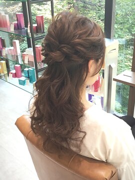 アエル(aeru) ハーフアップ