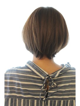 レウナ 外苑前(Reuna) 大人可愛いシルエットが綺麗な小顔ショートボブ