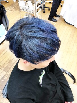 ベル(BELL) それ何色?ブルーシルバーです。【BELL桜新町/用賀】