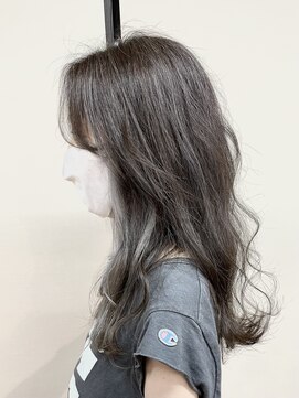 ノア(noa.) 『明るい白髪染め』シルバーグレーのデザイングレイカラー