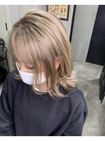 ブロンドベージュ　くすみベージュ シャドウルーツ ミルクティー