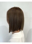 切りっぱなしボブ(グレーメッシュカラー)