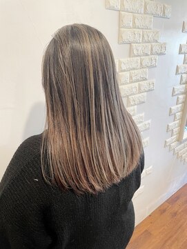 オーティティ(O-TETE) O-tete ベージュ系バレイヤージュ