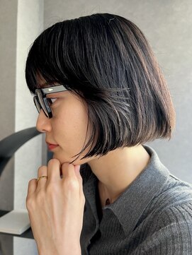 イトシテ 毛先にボリュームを出した直線的なボブヘア【担当　高橋賢吾】