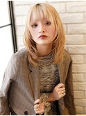 レイヤーカット×ホワイトブロンド